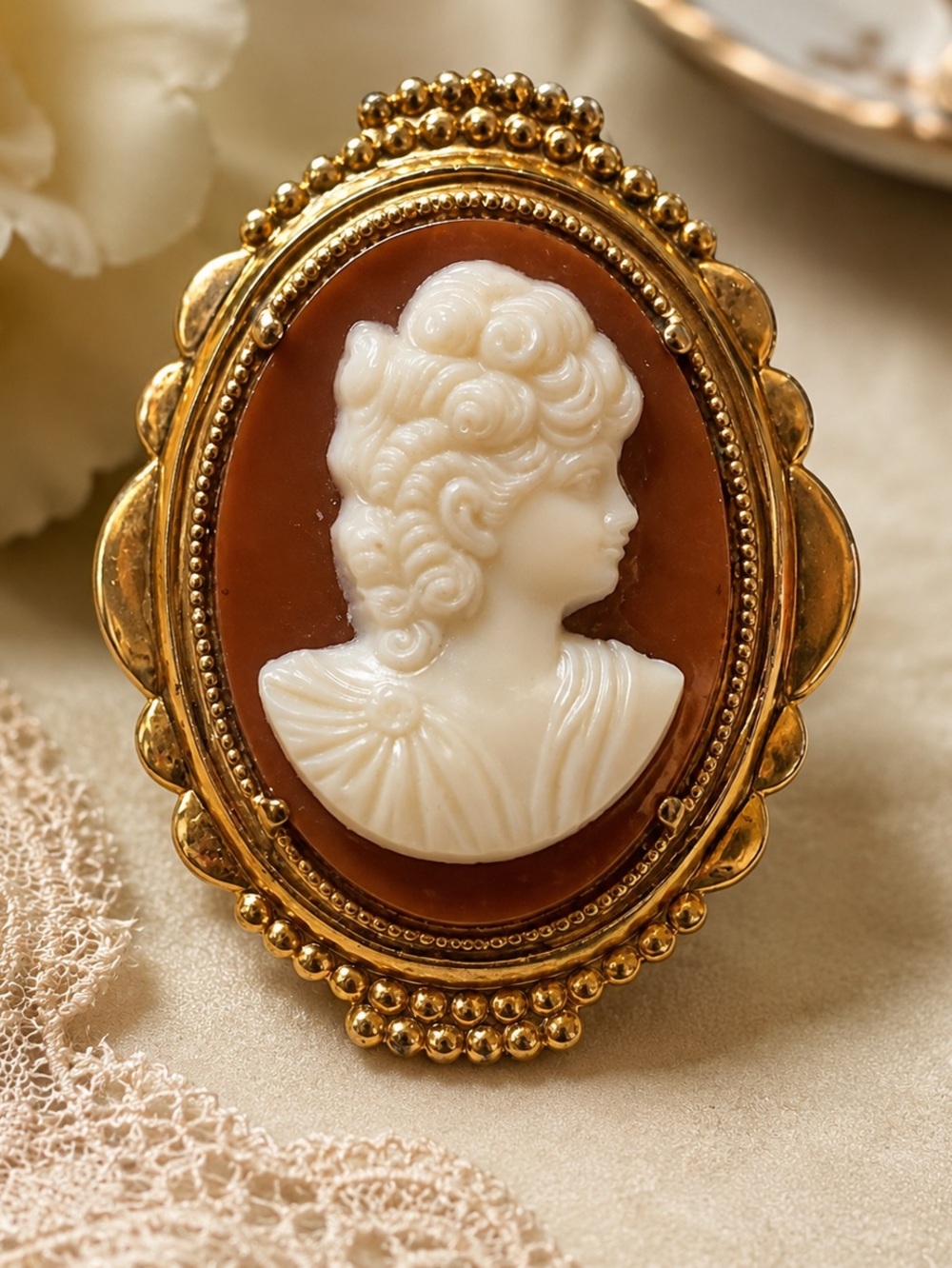 Vintage Victorian Style Faux Cameo Brooch Gold Tone Pin